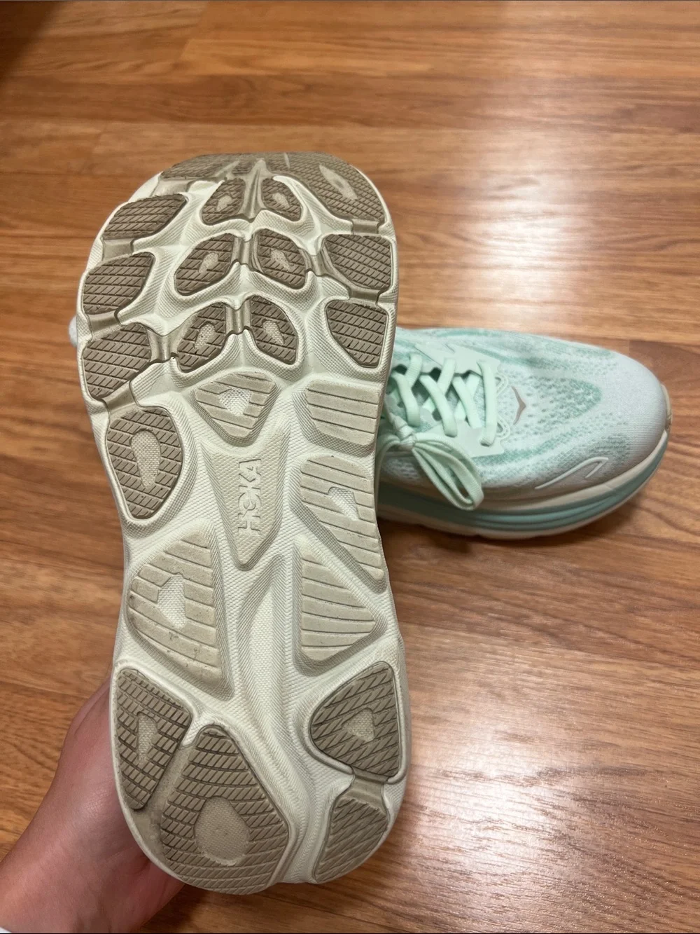 Hoka Clifton 10